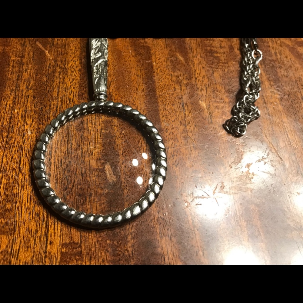 COPY - COPY - COPY - COPY - Vintage necklace magnifying glass used